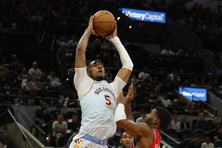 Open Thread: Stephon Castle had a career assist night against the 76ers
