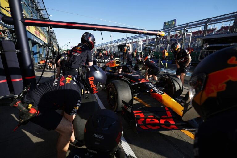Rain or shine? F1 strategies to expect in the Australian GP
