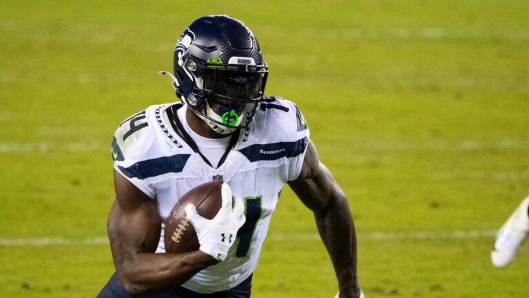 Seahawks opened trade talks with Raiders with blockbuster proposal