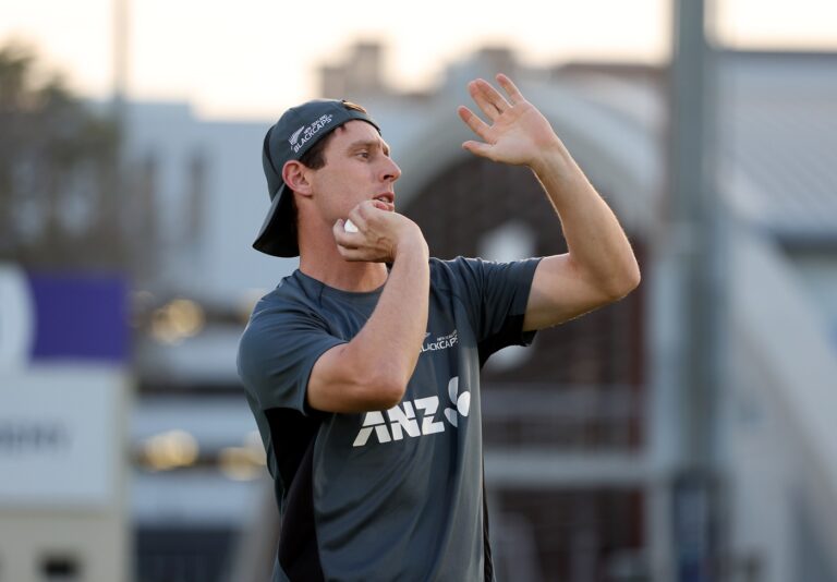 Shoulder injury keeps Matt Henry out of Champions Trophy final
