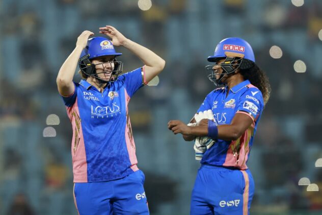 Top spot up for grabs in clash of in-form Mumbai Indians and Gujarat Giants