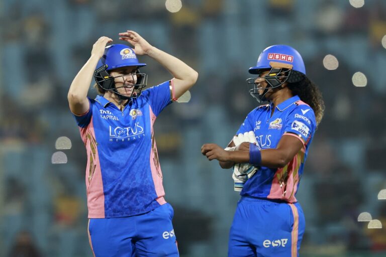 Top spot up for grabs in clash of in-form Mumbai Indians and Gujarat Giants