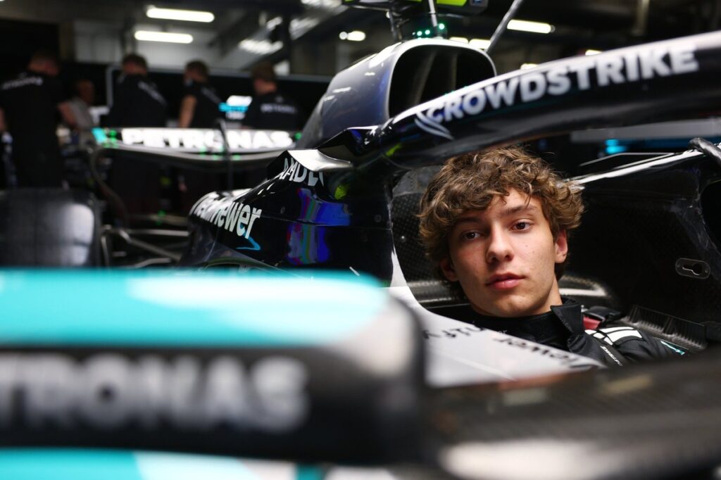 Behind the scenes: Inside Antonelli's Formula 1 debut