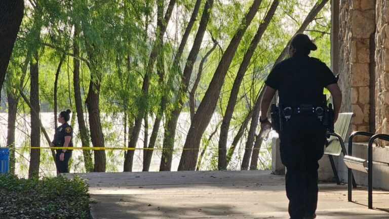 Body found in Woodlawn Lake, San Antonio Fire Department says