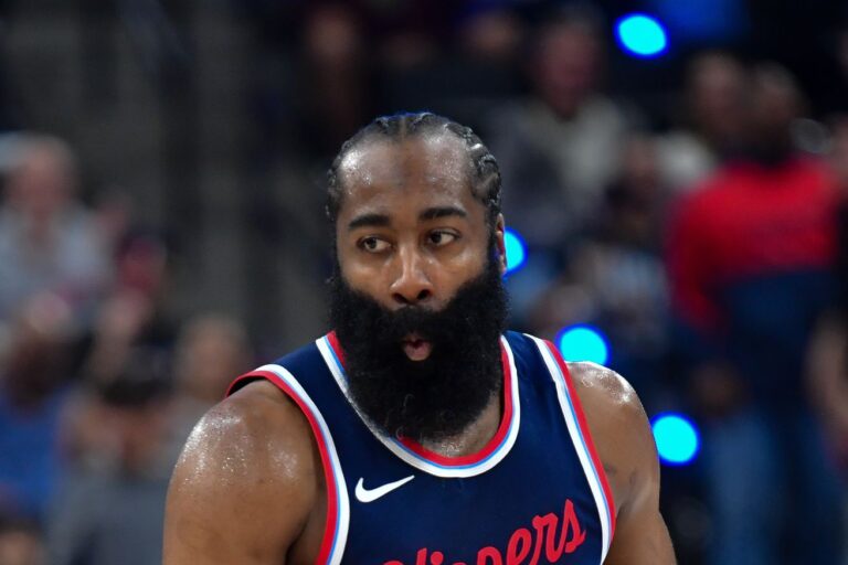 Clippers sail away with Game 3 over Nuggets, 117-83
