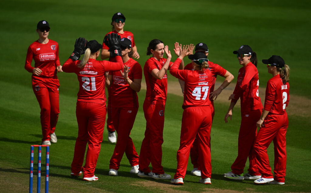 Eve Jones seals Lancashire dominance as Somerset falter on home soil