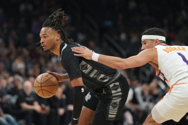 Highlights: Spurs get unique production from their bench vs Suns in final road game of the season