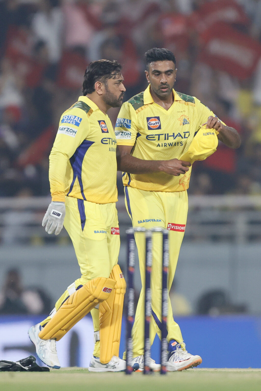 Hussey: 'We're certainly not putting the white flag up just yet'