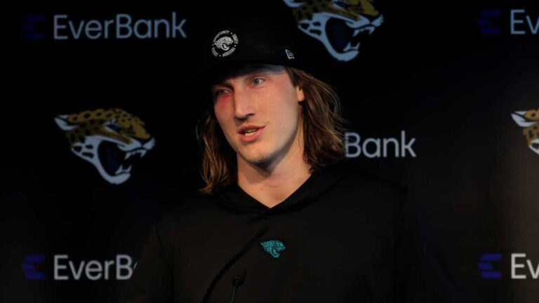 Jaguars' Trevor Lawrence provides update on injury rehab 