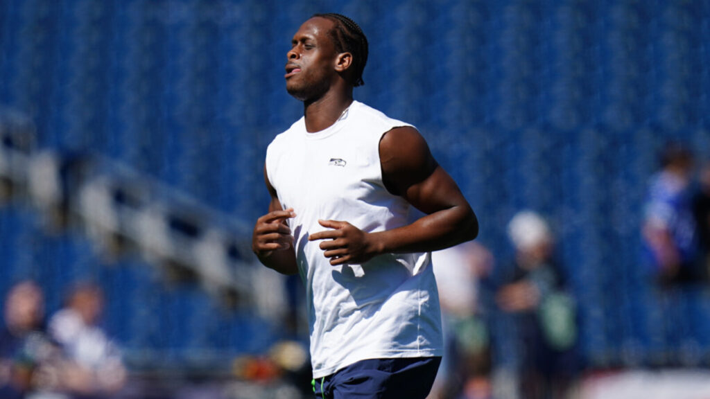 Las Vegas Raiders are proving that signing Geno Smith to an extension isn't drastically changing their draft plans