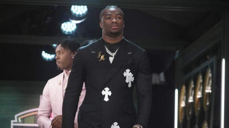 Los Angeles Rams Predicted To Take Quarterback With Next Pick