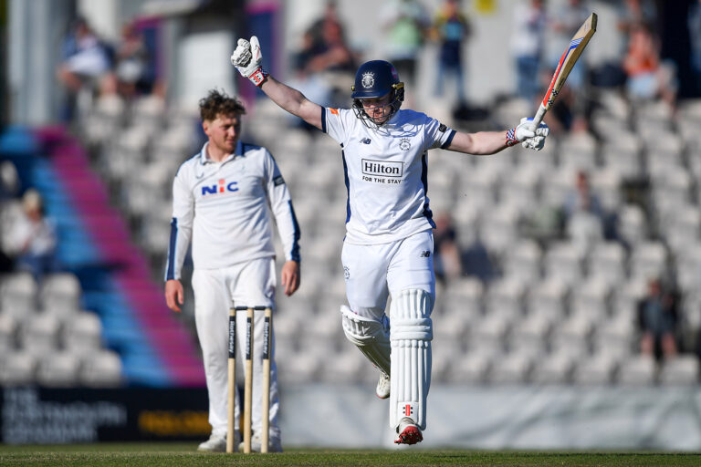 Lyth rearguard in vain as Prest steers Hampshire to five-wicket win