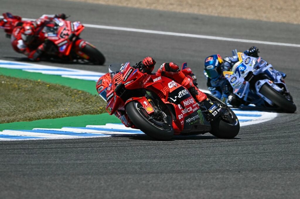 MotoGP Spanish GP: Marc Marquez takes sprint win as Quartararo crashes