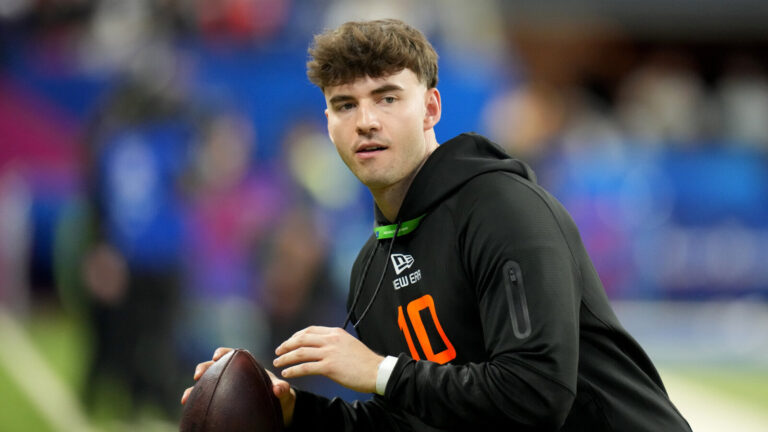 Texans draft QB Graham Mertz at No. 197