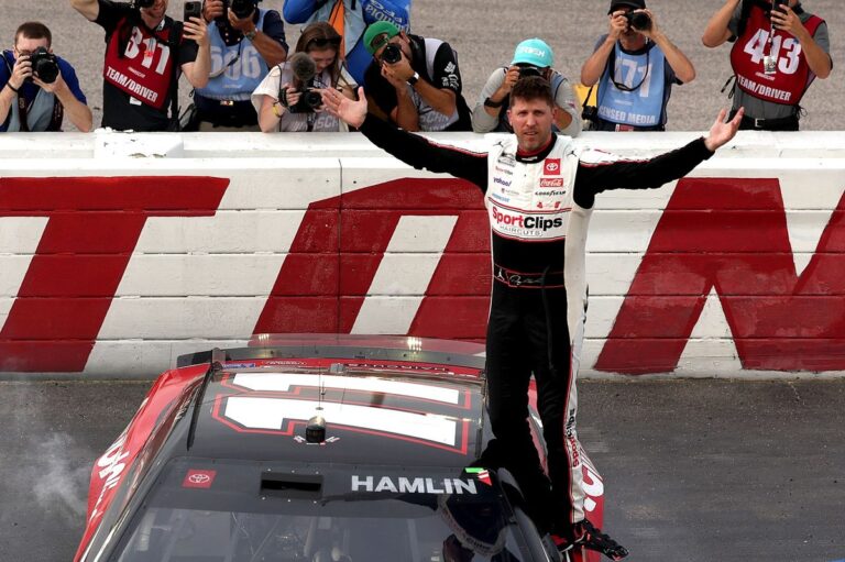 Winners and losers from NASCAR's throwback weekend at Darlington