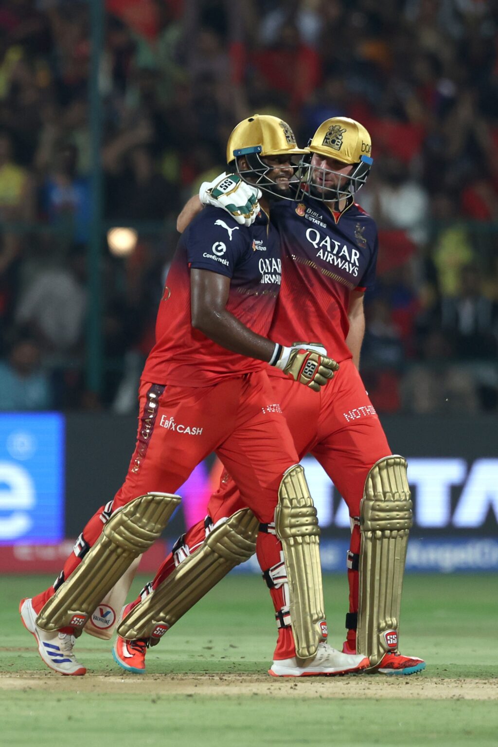 Bethell 55, Kohli 62, Shepherd 14-ball 53 set CSK 214