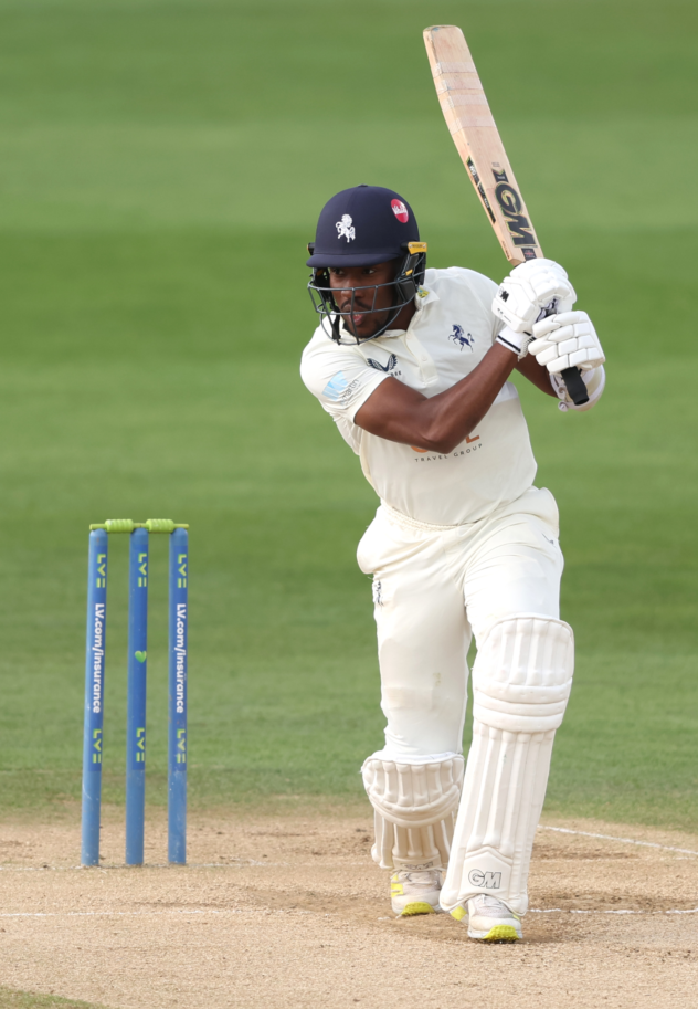 Daniel Bell-Drummond breaks century drought to lead Kent fightback