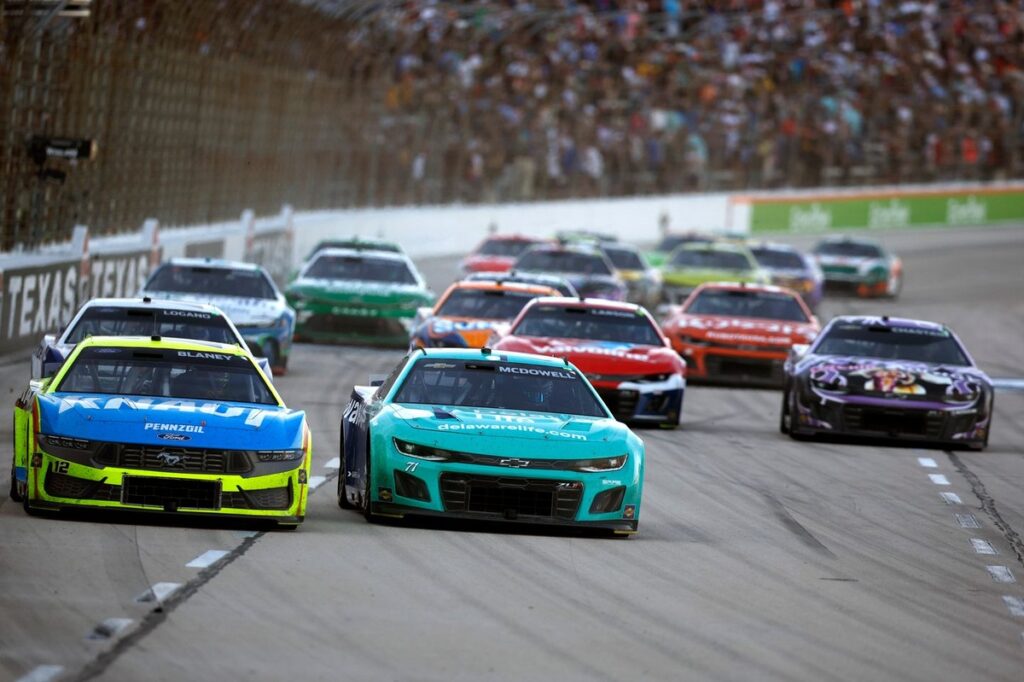 How Michael McDowell's underdog run for the win ended in the wall