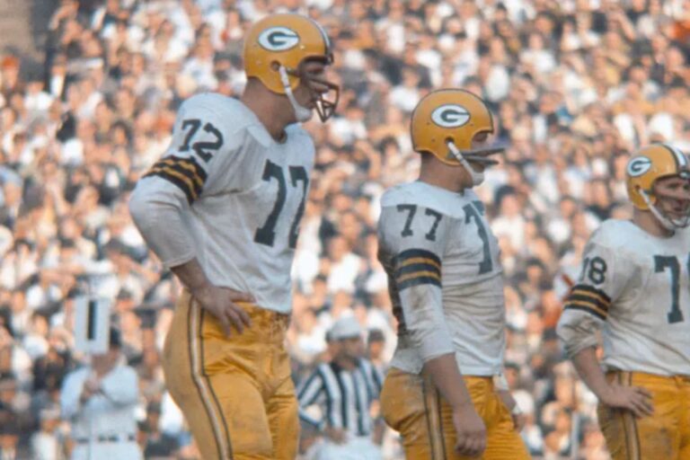 Steve Wright, Packers Super Bowl champion whose likeness was used on iconic NFL trophy, dead at 82
