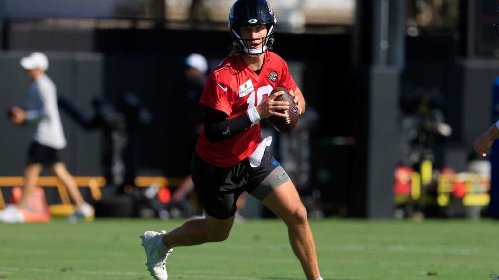 AFC Notes: Travis Hunter, Trevor Lawrence, Jaguars, Titans