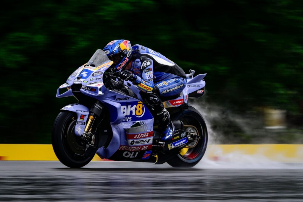 Alex Marquez scrapes into Q2 at MotoGP Czech Grand Prix after crash