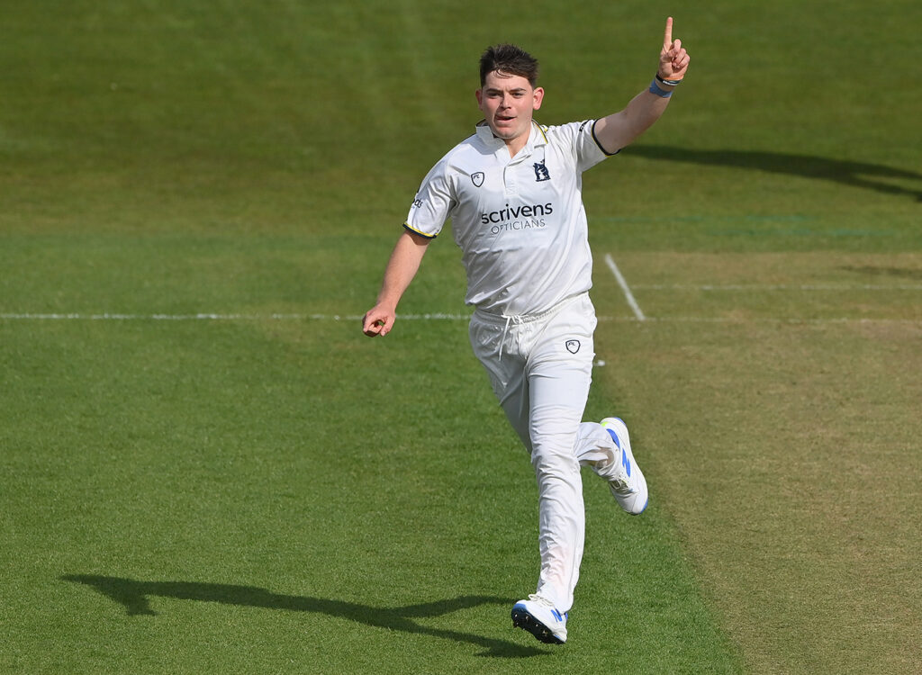 Bamber's maiden hundred guides Warwickshire past follow-on