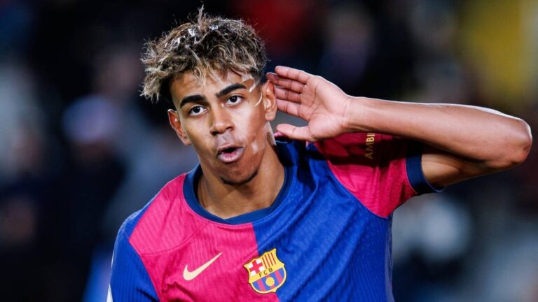 Barcelona vs Seoul: Lewandowski and Yamal strike – but winger makes costly error in thrilling first half as Itzy watch on