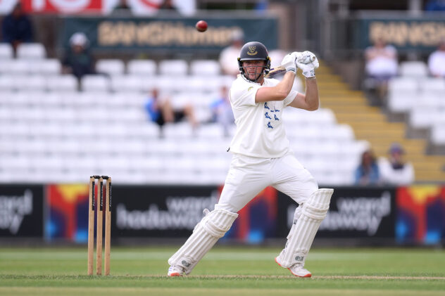 Coles 99* fights for Sussex but Essex close in