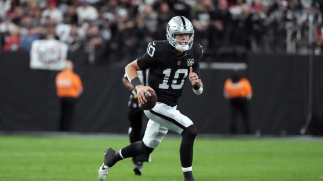 Former Raiders quarterback returns to place of former glory