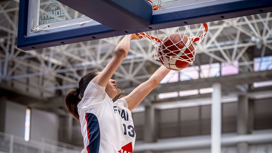 French women's basketball player, 17, throws down dunk in game vs Belgium