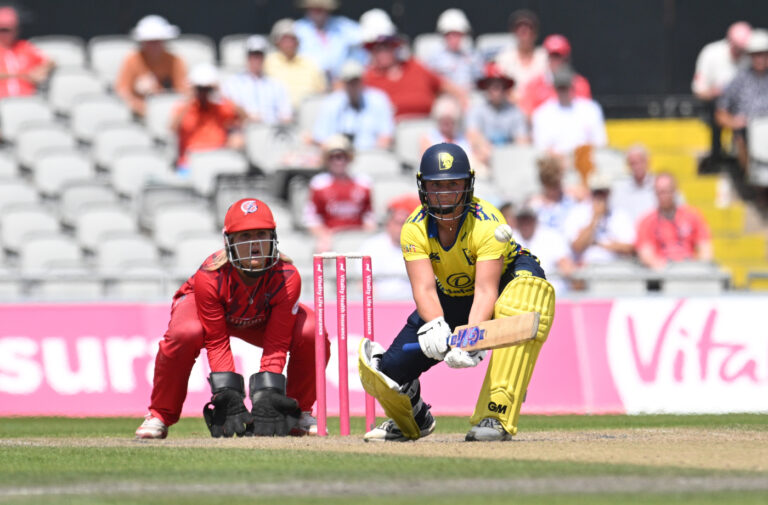 Heath holds the fort for Durham despite King's late fightback