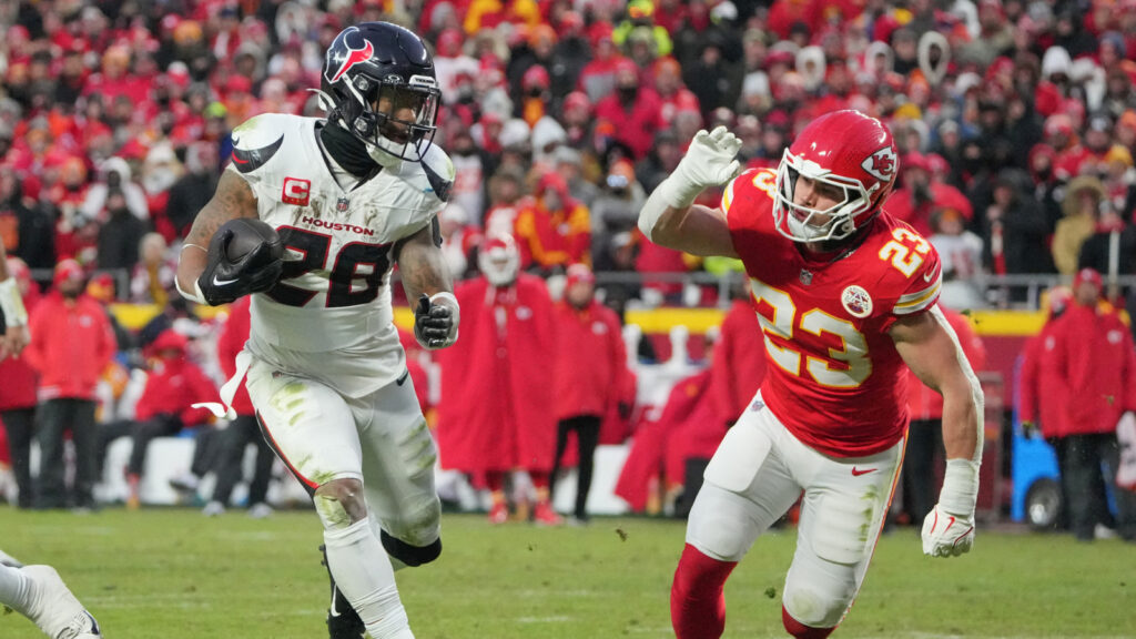 ‘Looked Worn Down at the End of the Season’: Texans RB Gets Blunt Review From Talent Evaluator