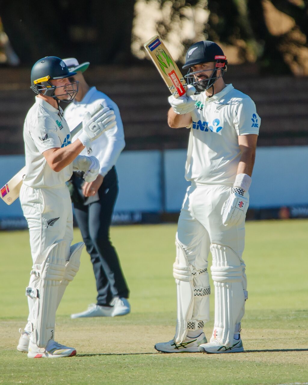 Mitchell puts New Zealand ahead despite middle-order collapse