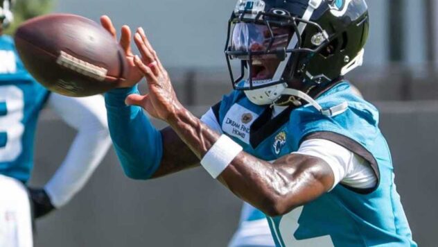 NFL analyst predicts Travis Hunter can make NFL history on both sides of the ball for the Jaguars in 2025