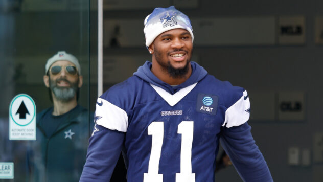 Parsons Reports to Cowboys Camp with Contract Talks Unsettled