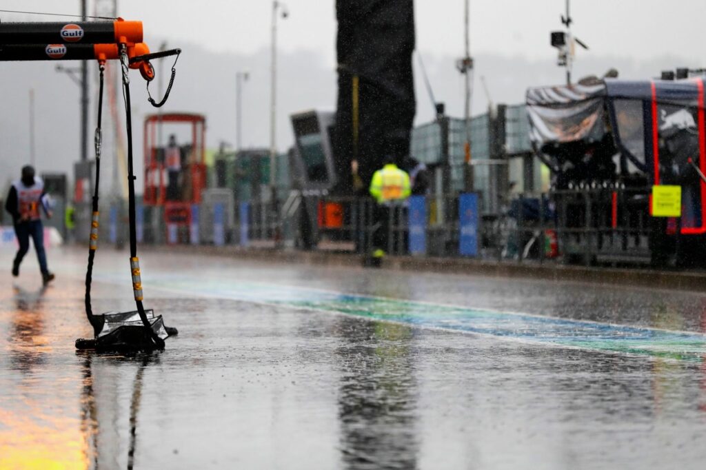 Rain in F1 Belgian GP could wreck Pirelli's strategy experiment