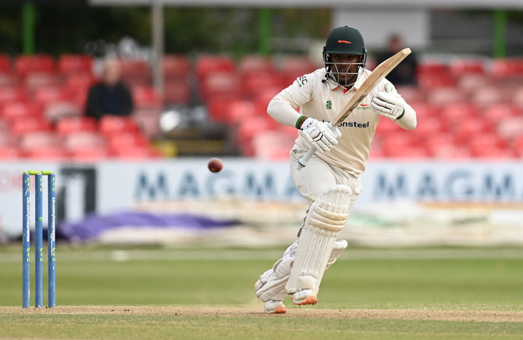 Rehan, Hill, Handscomb turn the tables for Leicestershire