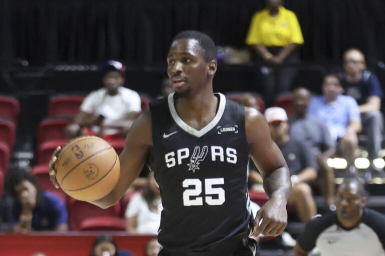 Report: David Jones-Garcia turns down Olympiacos offer, remains committed to the NBA