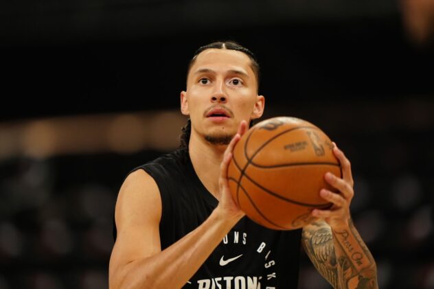 Report: Spurs sign Lindy Waters III to one-year deal