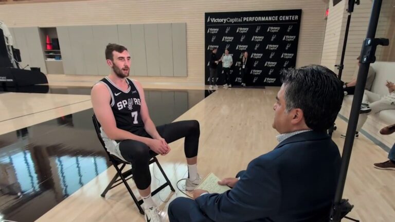 San Antonio Spurs officially sign center Luke Kornet to 4-year deal