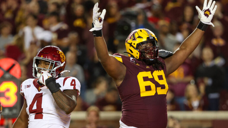 Texans complete rookie deals