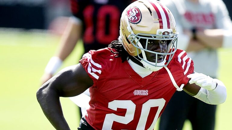49ers coach issues strong warning on rookie CB: 'Don't fall asleep on his size'