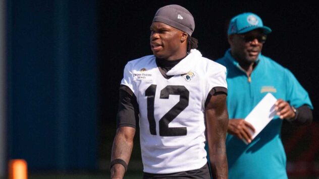 AFC Notes: Travis Hunter, Joe Mixon, Jaguars, Texans