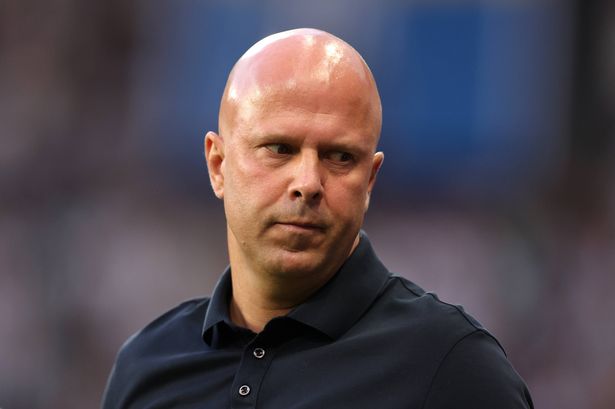 'All over the place' - Arne Slot told to replace Liverpool star ASAP