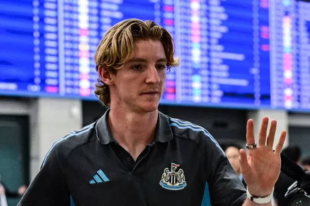 Anthony Gordon reveals how close he came to joining Liverpool amid Alexander Isak interest