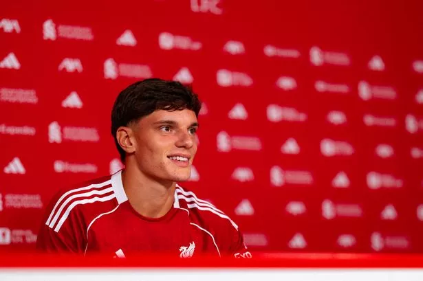 Arne Slot pays unexpected compliment to Giovanni Leoni after impressing Liverpool boss