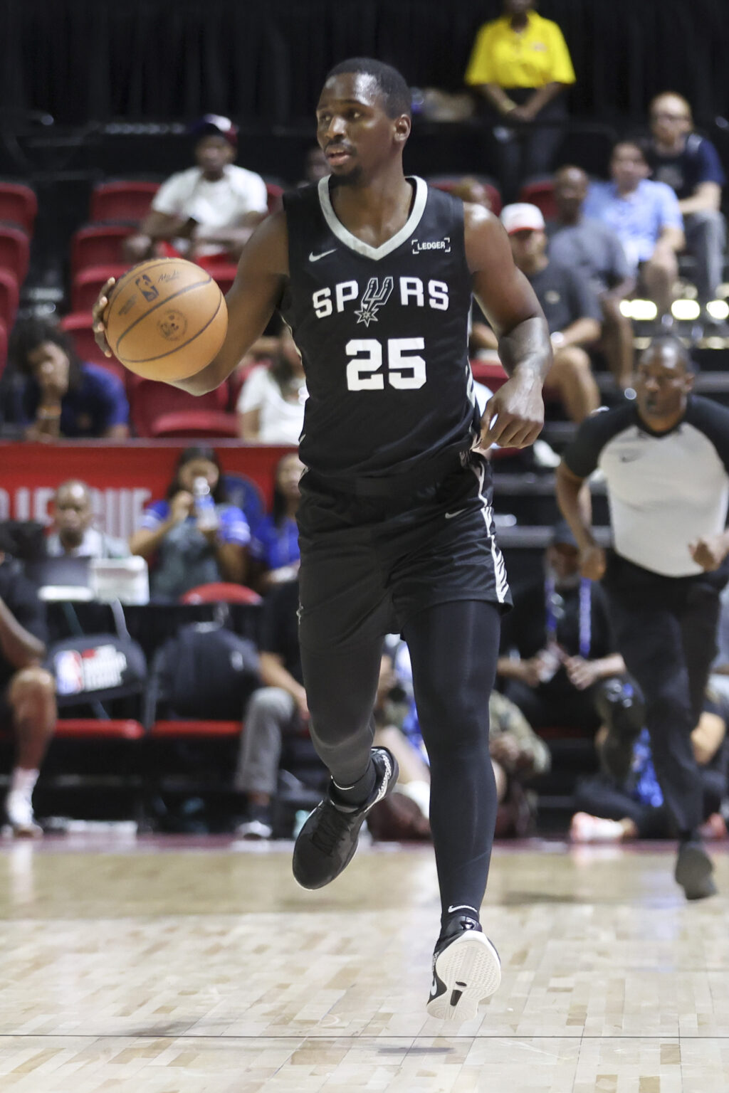 David Jones-Garcia suspended after brawl with Argentina, apologizes to Spurs