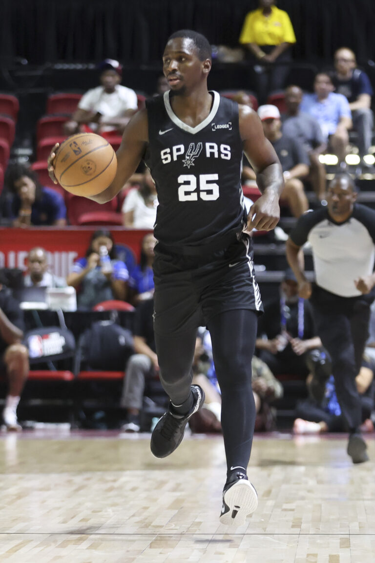 David Jones-Garcia suspended after brawl with Argentina, apologizes to Spurs