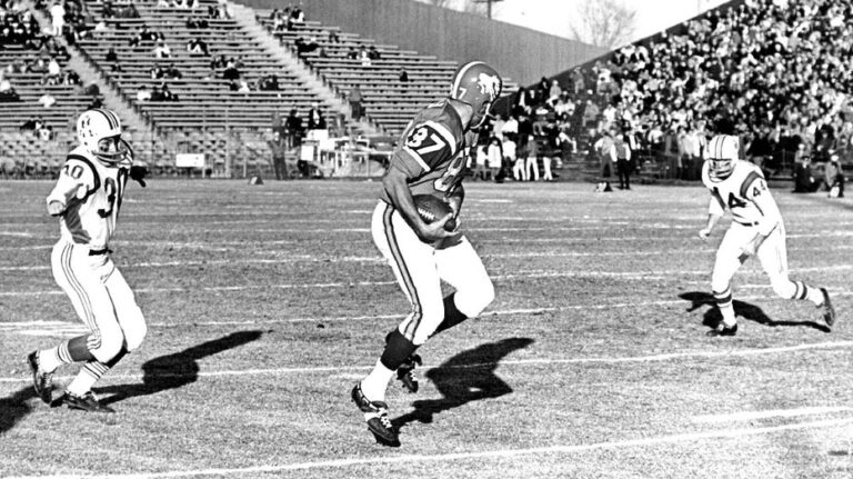 Denver Broncos legendary wide receiver Lionel Taylor dies at 89