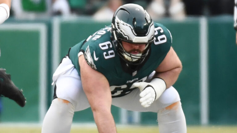 Eagles get positive injury news on Pro Bowl player who was carted off